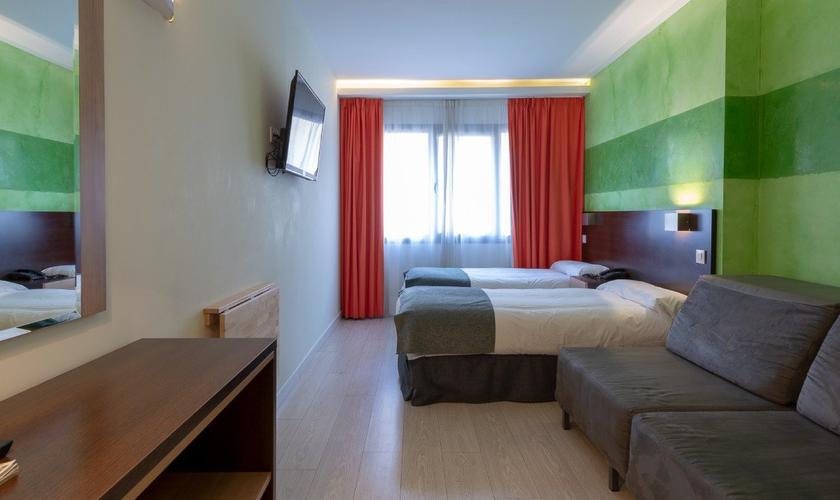 Habitación triple (1 - 3 personas) Apartamentos Recoletos Madrid
