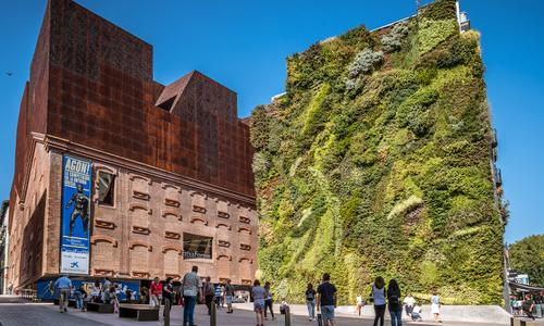 CaixaForum y su jardín vertical: un oasis cultural en Madrid Apartamentos Recoletos CaixaForum y su jardín vertical: un oasis cultural en Madrid Apartamentos Recoletos