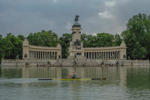 Deportes acuáticos en los alrededores de Madrid: Una aventura refrescante Apartamentos Recoletos Deportes acuáticos en los alrededores de Madrid: Una aventura refrescante Apartamentos Recoletos