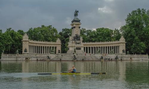 Deportes acuáticos en los alrededores de Madrid: Una aventura refrescante Apartamentos Recoletos Deportes acuáticos en los alrededores de Madrid: Una aventura refrescante Apartamentos Recoletos