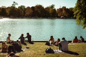 Cómo disfrutar de un día de picnic en los parques de Madrid Apartamentos Recoletos Cómo disfrutar de un día de picnic en los parques de Madrid Apartamentos Recoletos