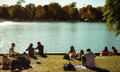Cómo disfrutar de un día de picnic en los parques de Madrid Apartamentos Recoletos Cómo disfrutar de un día de picnic en los parques de Madrid Apartamentos Recoletos