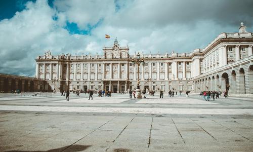 Descubre el corazón histórico de Madrid desde Apartamentos Recoletos Apartamentos Recoletos Descubre el corazón histórico de Madrid desde Apartamentos Recoletos Apartamentos Recoletos