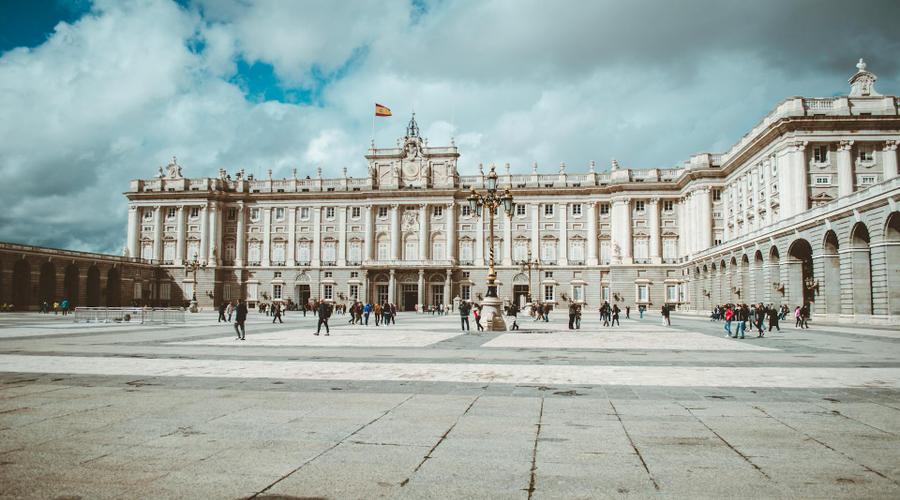 Descubre el corazón histórico de Madrid desde Apartamentos Recoletos Apartamentos Recoletos Descubre el corazón histórico de Madrid desde Apartamentos Recoletos Apartamentos Recoletos