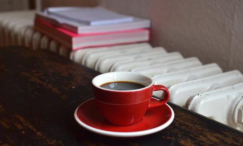 Cafés literarios: Lugares para leer y disfrutar de un buen café en el corazón de Madrid Apartamentos Recoletos Cafés literarios: Lugares para leer y disfrutar de un buen café en el corazón de Madrid Apartamentos Recoletos