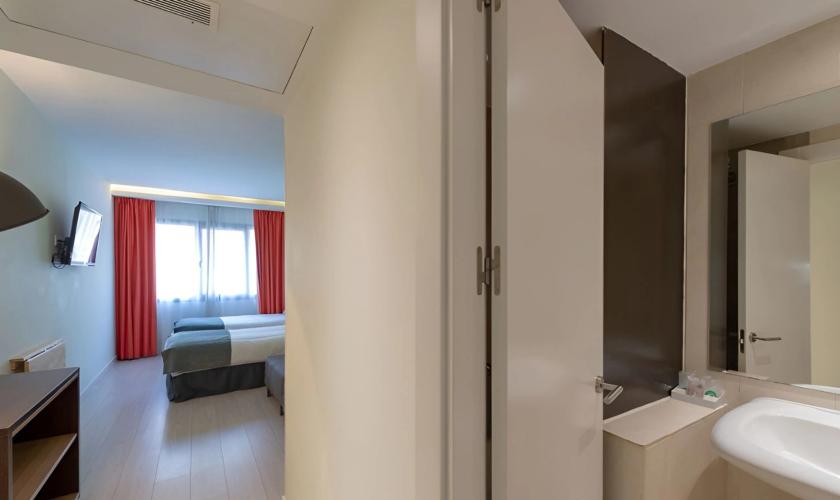 Habitación doble (1 - 2 personas) Apartamentos Recoletos Madrid Habitación doble (1 - 2 personas) Apartamentos Recoletos Madrid