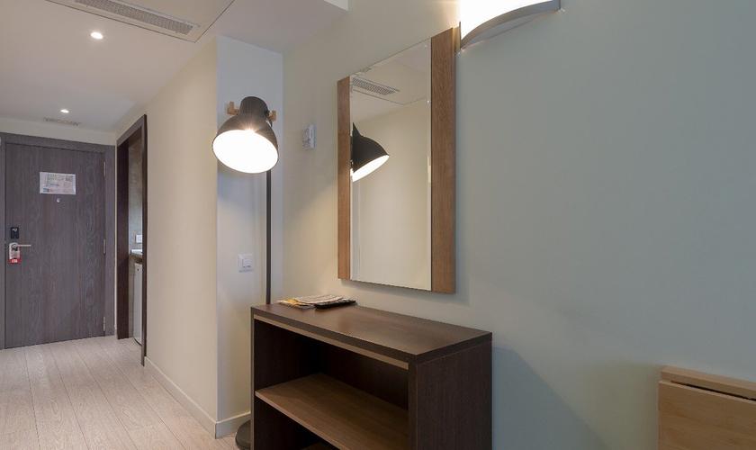 Habitación Triple (1 - 3 personas) Apartamentos Recoletos Madrid Habitación Triple (1 - 3 personas) Apartamentos Recoletos Madrid