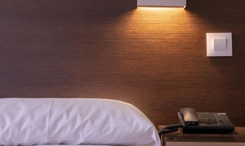 Habitación doble (1 - 2 personas) Apartamentos Recoletos Madrid Habitación doble (1 - 2 personas) Apartamentos Recoletos Madrid