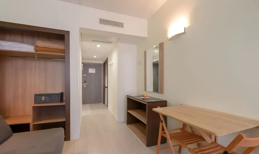 Habitación doble (1 - 2 personas) Apartamentos Recoletos Madrid Habitación doble (1 - 2 personas) Apartamentos Recoletos Madrid