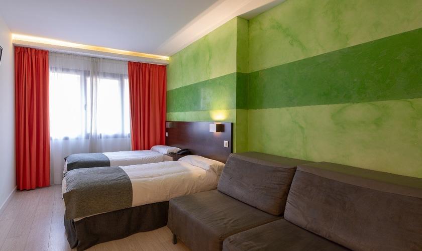 Habitación Familiar (1 - 4 personas) Apartamentos Recoletos Madrid Habitación Familiar (1 - 4 personas) Apartamentos Recoletos Madrid